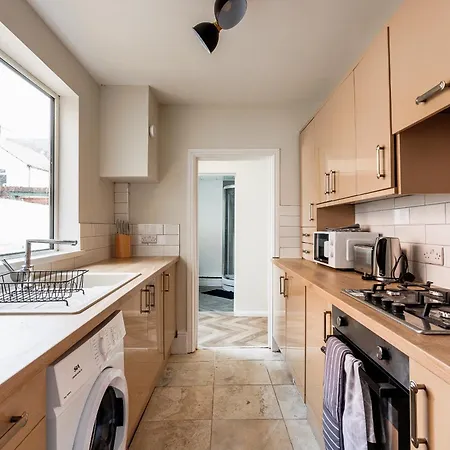 Tatil Evi Modern 3-bed For Families Contractors & Friends *