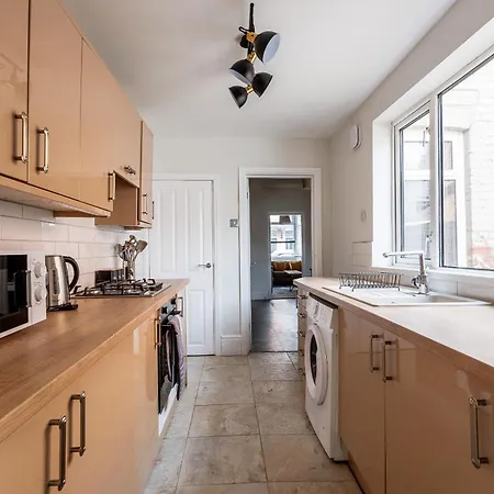 Modern 3-bed For Families Contractors & Friends Tatil Evi *